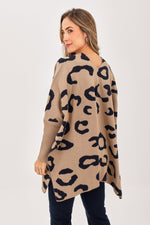 Ruana Animal Print Mangas Taupe Claro