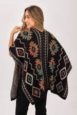 Ruana Figuras Bolsillos Negro