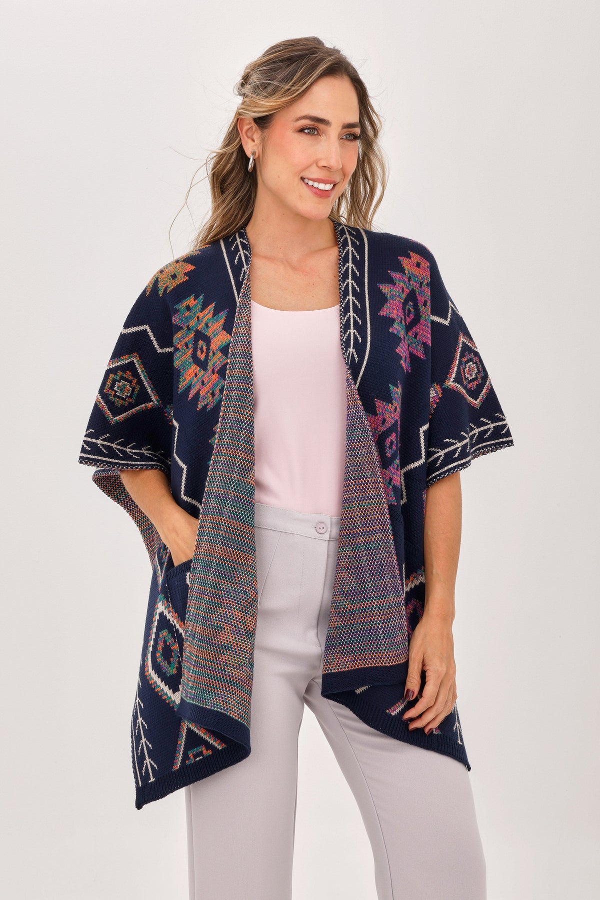 Ruana Figuras Bolsillos Azul Oscuro