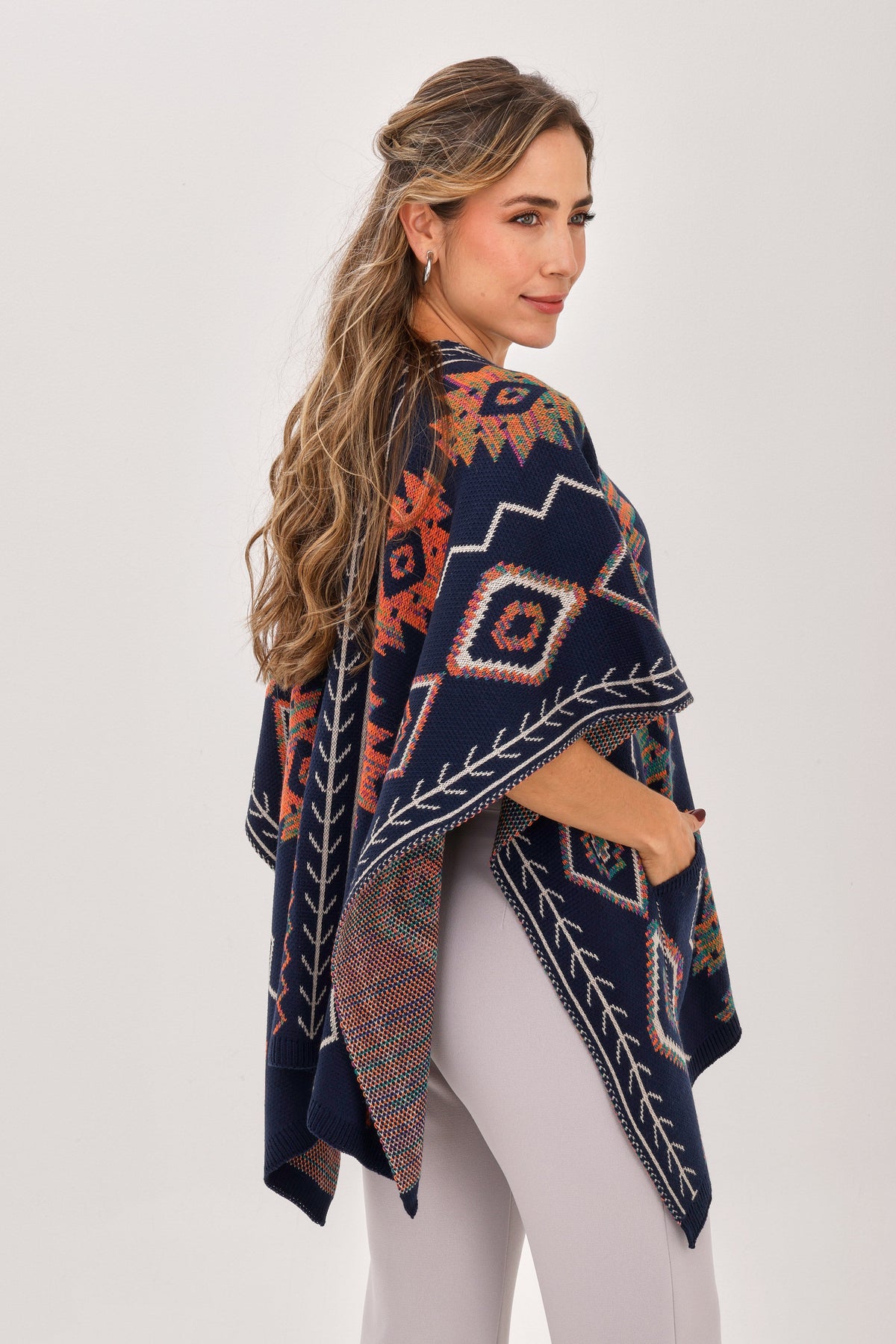 Ruana Figuras Bolsillos Azul Oscuro