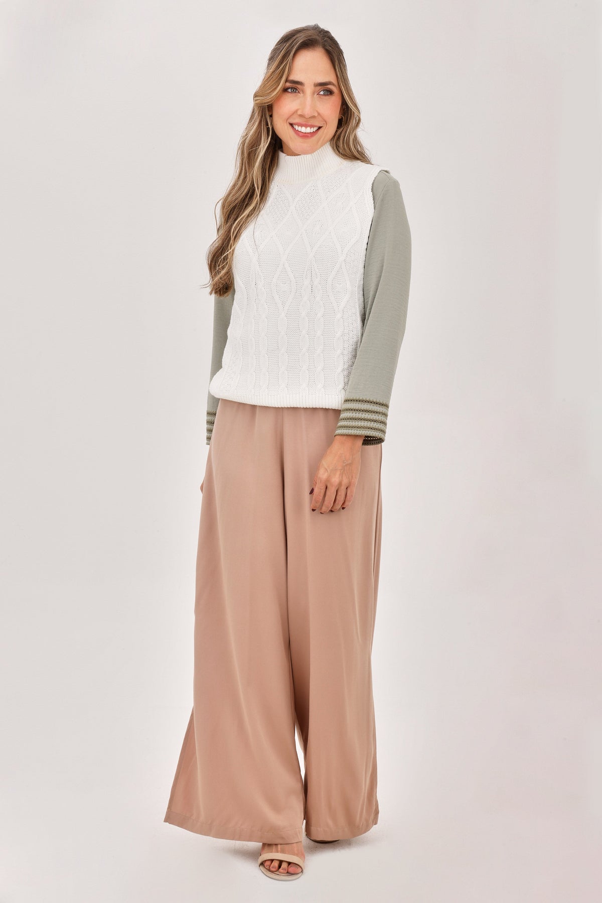 Chaleco Cuello Alto Trenza Crudo