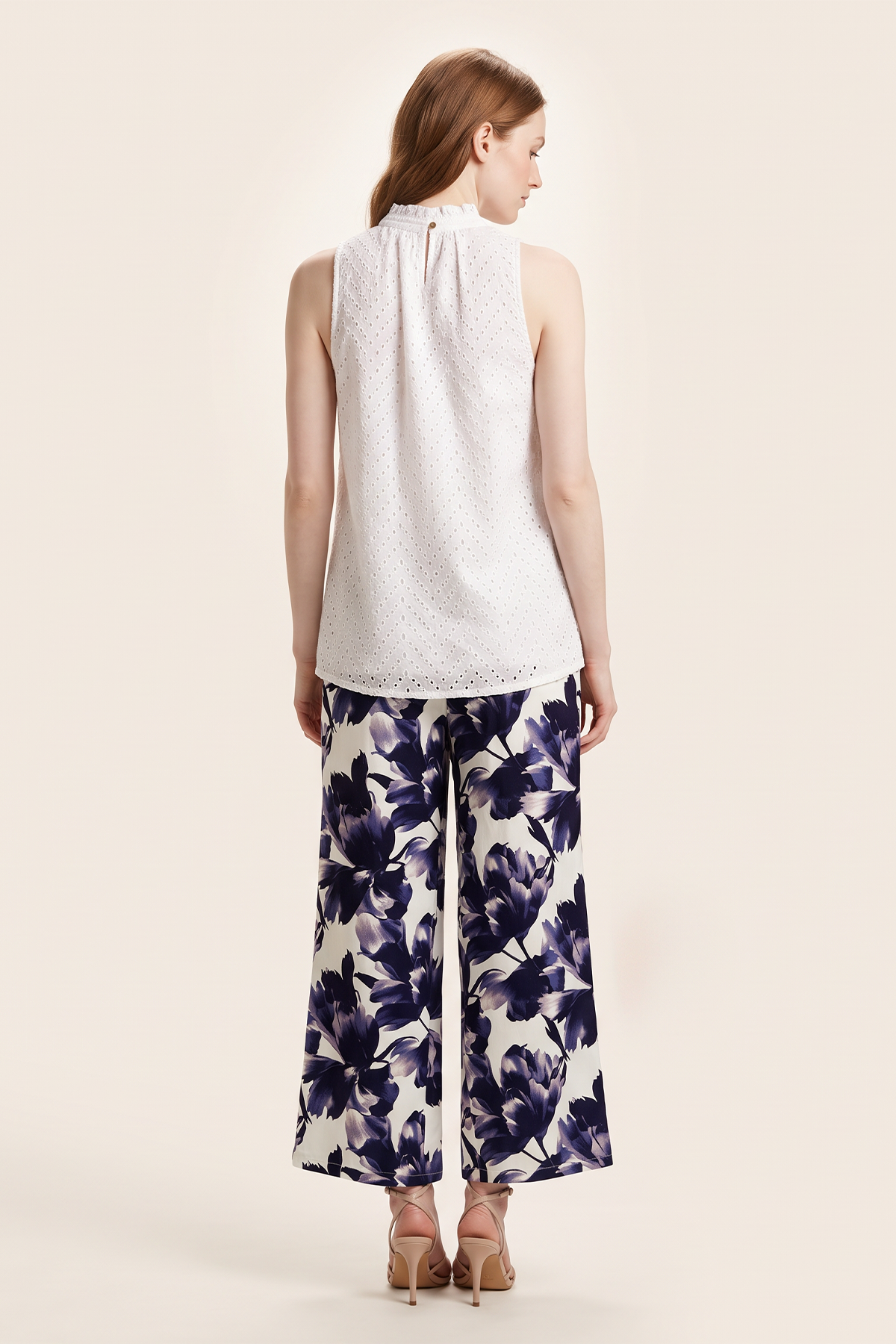 Blusa en Ojalillo Blanca para Mujer