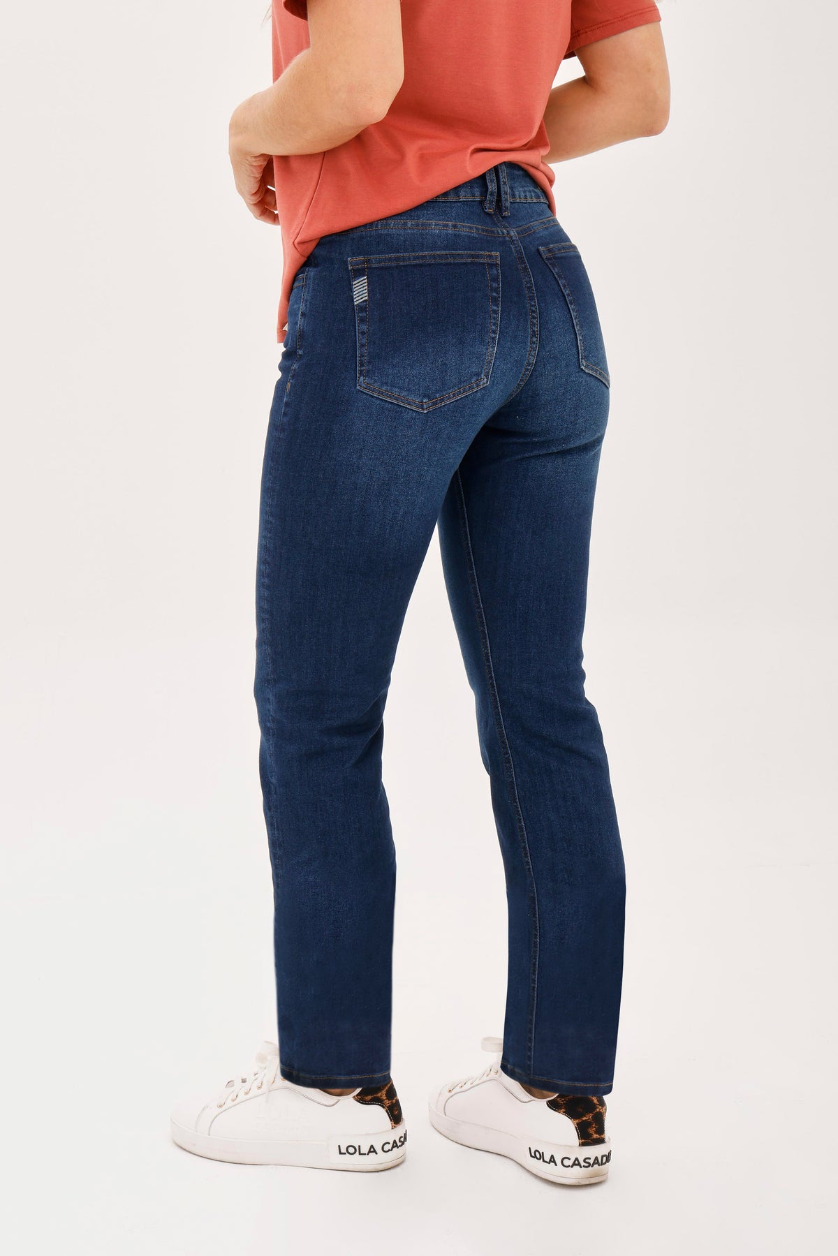 Jean Cuatro Bolsillos Con Proceso Azul Medio