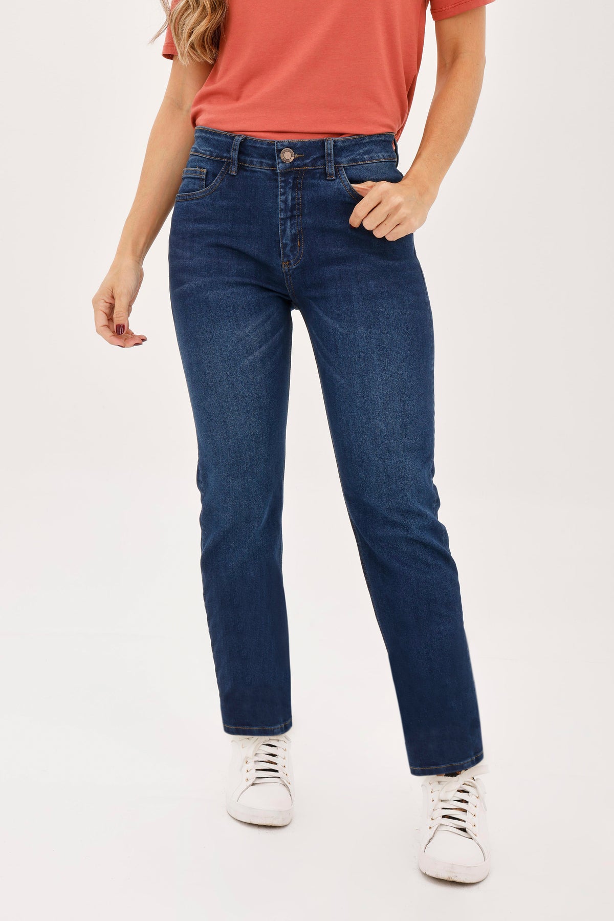 Jean Cuatro Bolsillos Con Proceso Azul Medio