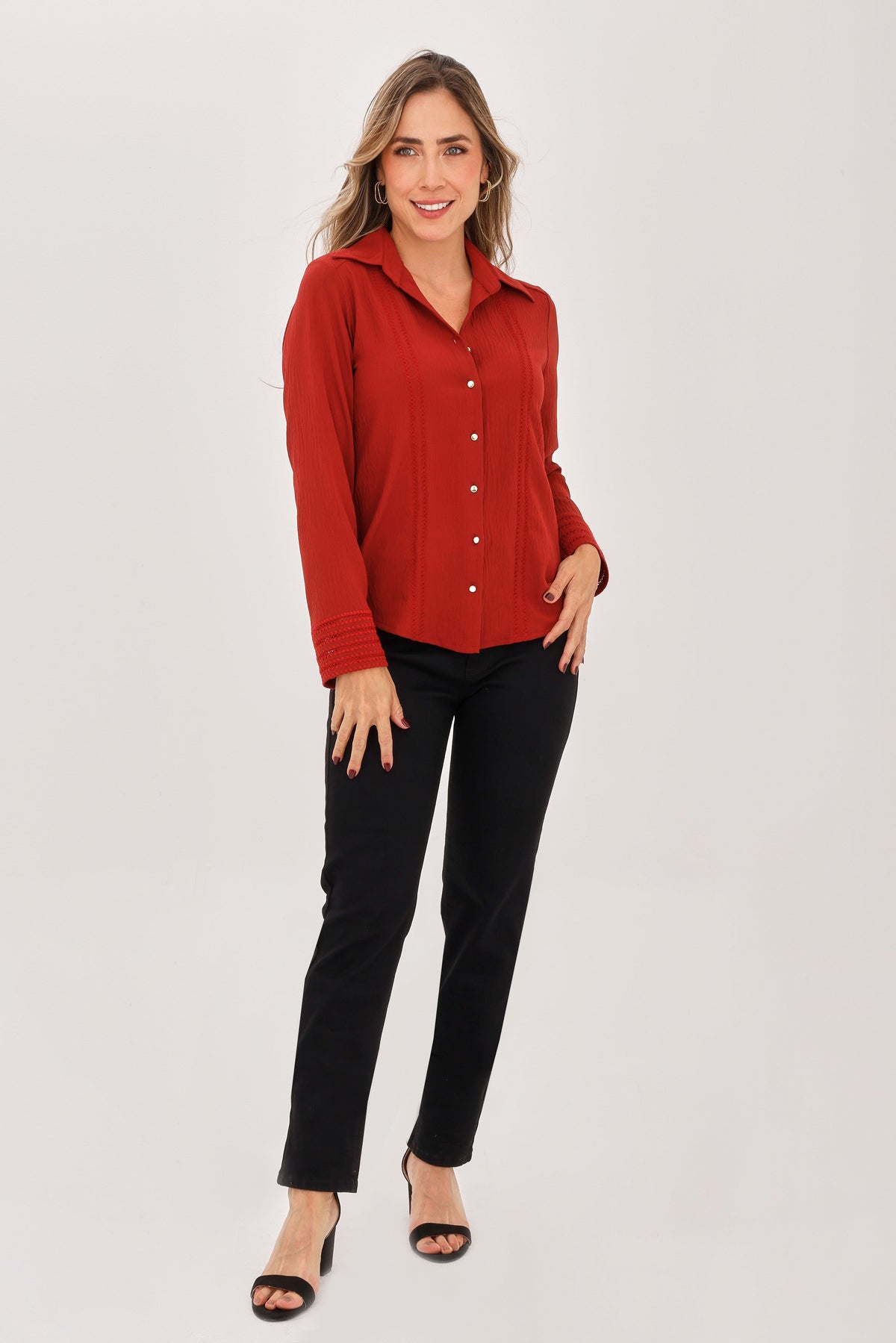 Blusa Manga Larga Bordado Rombo Vinotinto