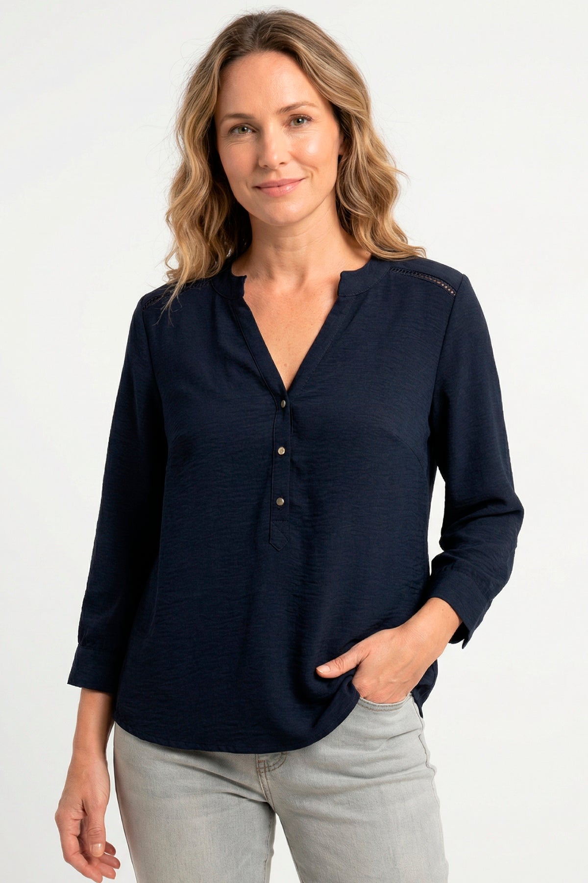 Blusa manga 3/4 con randa en crepé para mujer negro