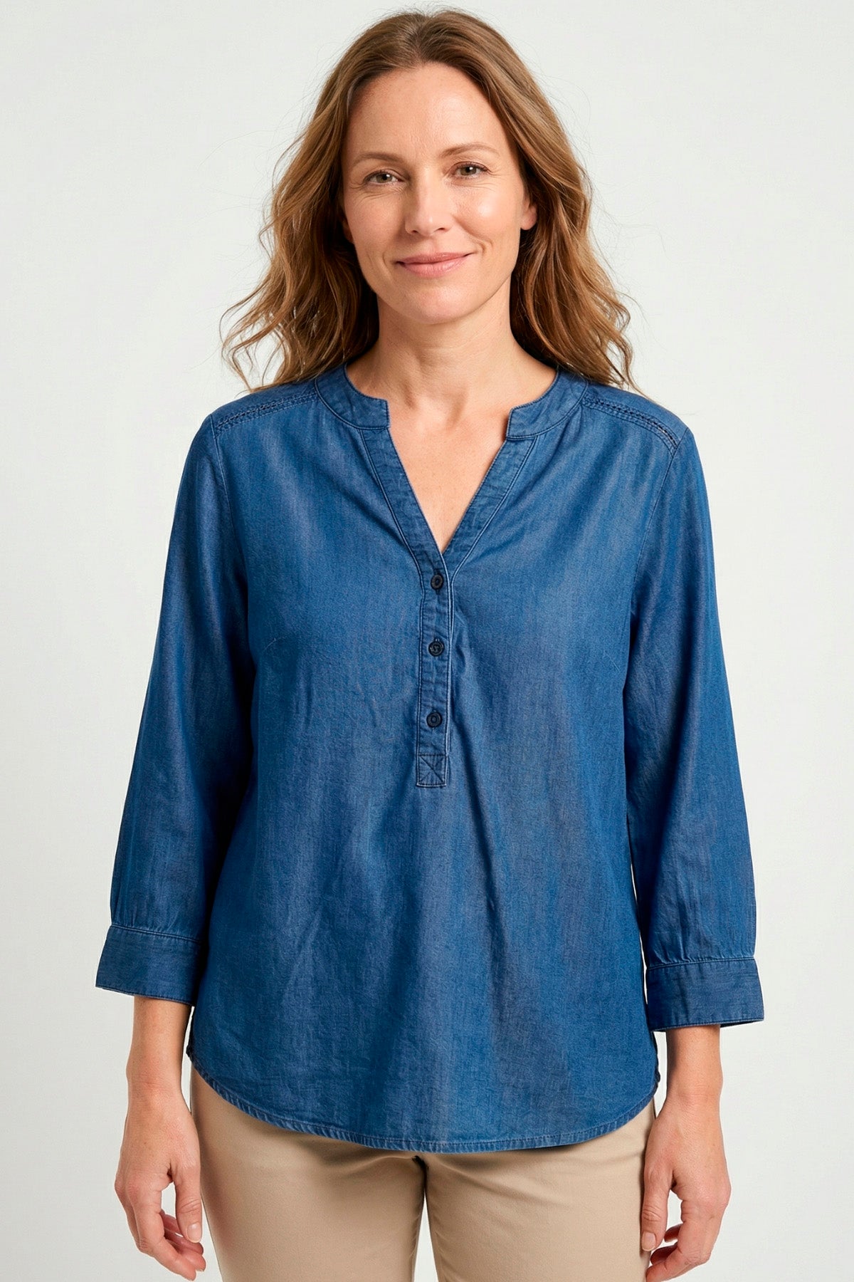 Blusa manga 3/4 con randa en chambray para mujer azul