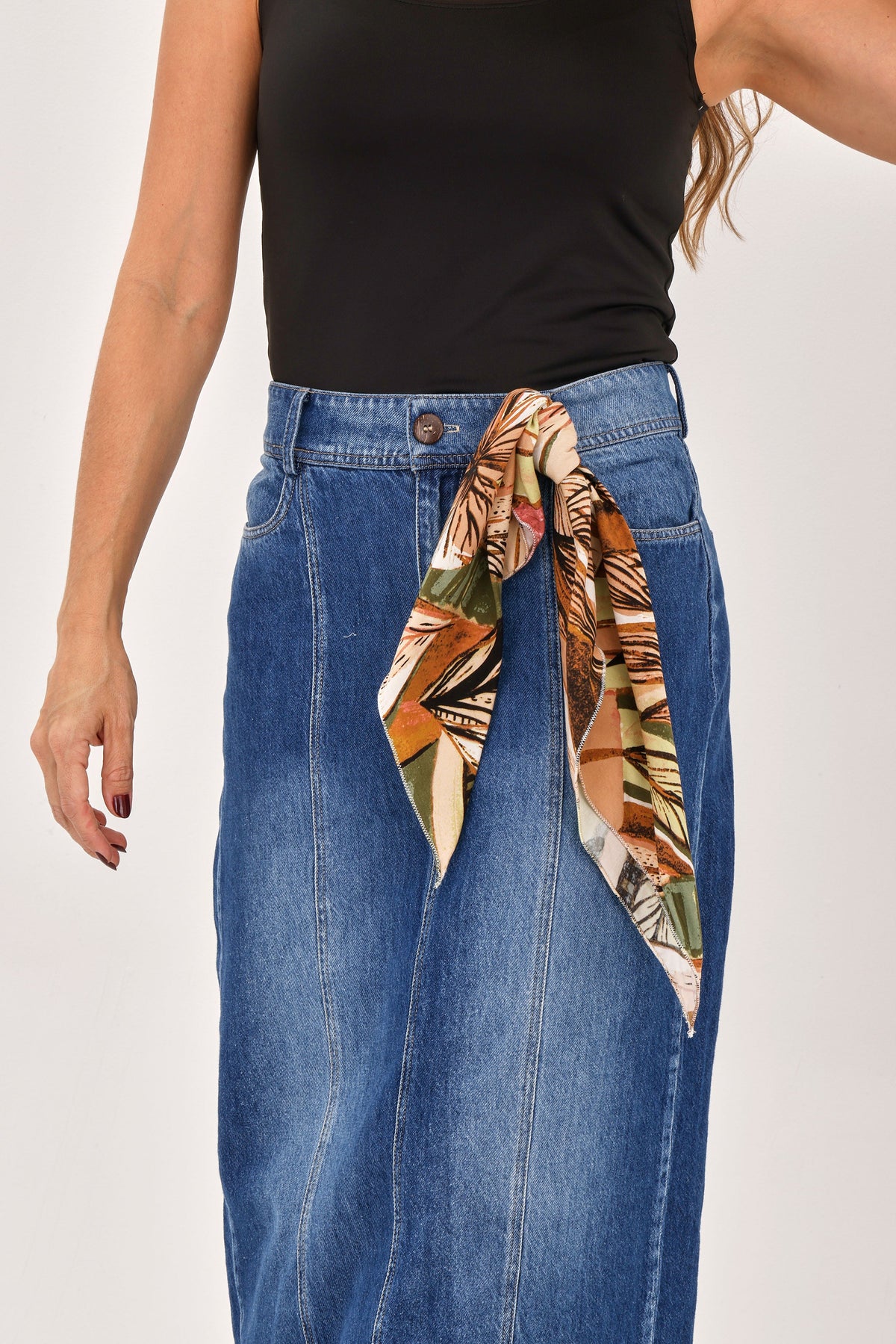 Falda Índigo Con Pañoleta Azul Medio