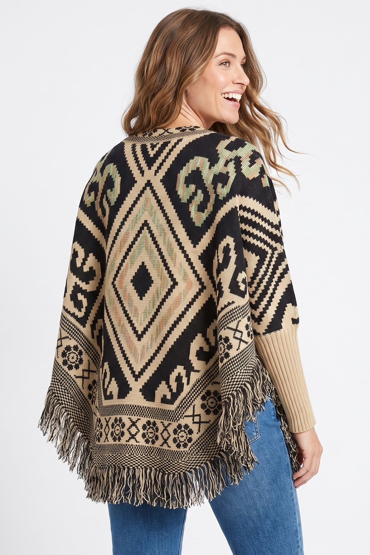 Ruana con Terminación en Flecos en Acrílico Camel para Mujer
