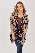 Ruana Animal Print Mangas Taupe Claro