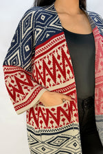 Ruana Manga Corta Bolsillos Rombos Rojo