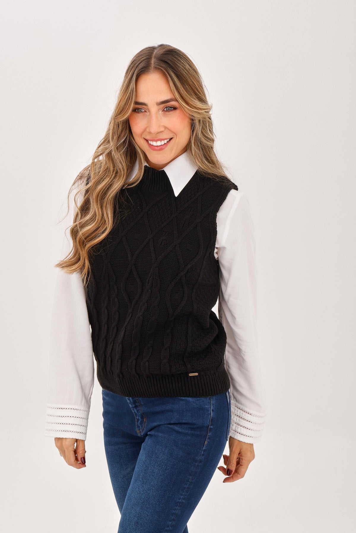 Chaleco Cuello Alto Trenza Negro