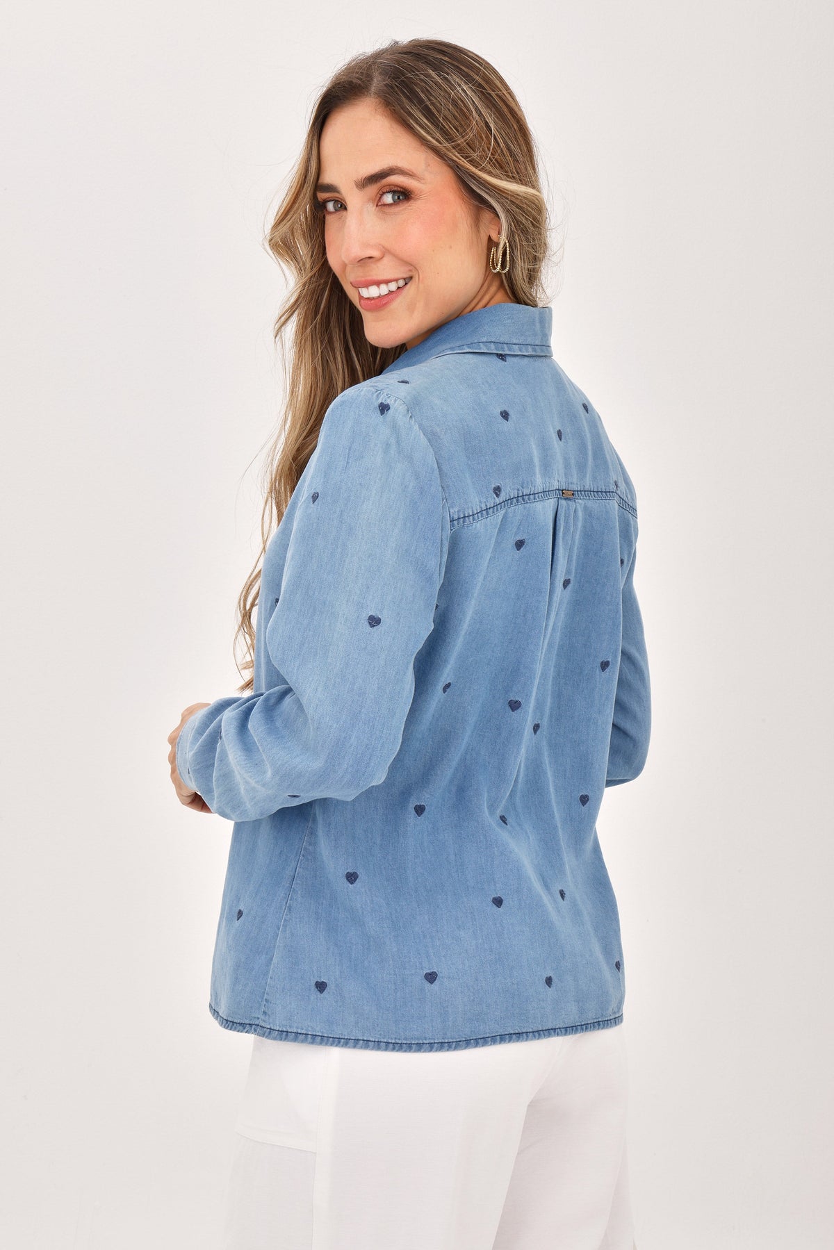 Blusa Manga Larga Bordado Corazón Azul Medio