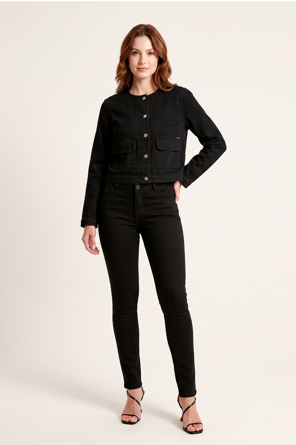 Chaqueta en Denim Rígido Negro para Mujer