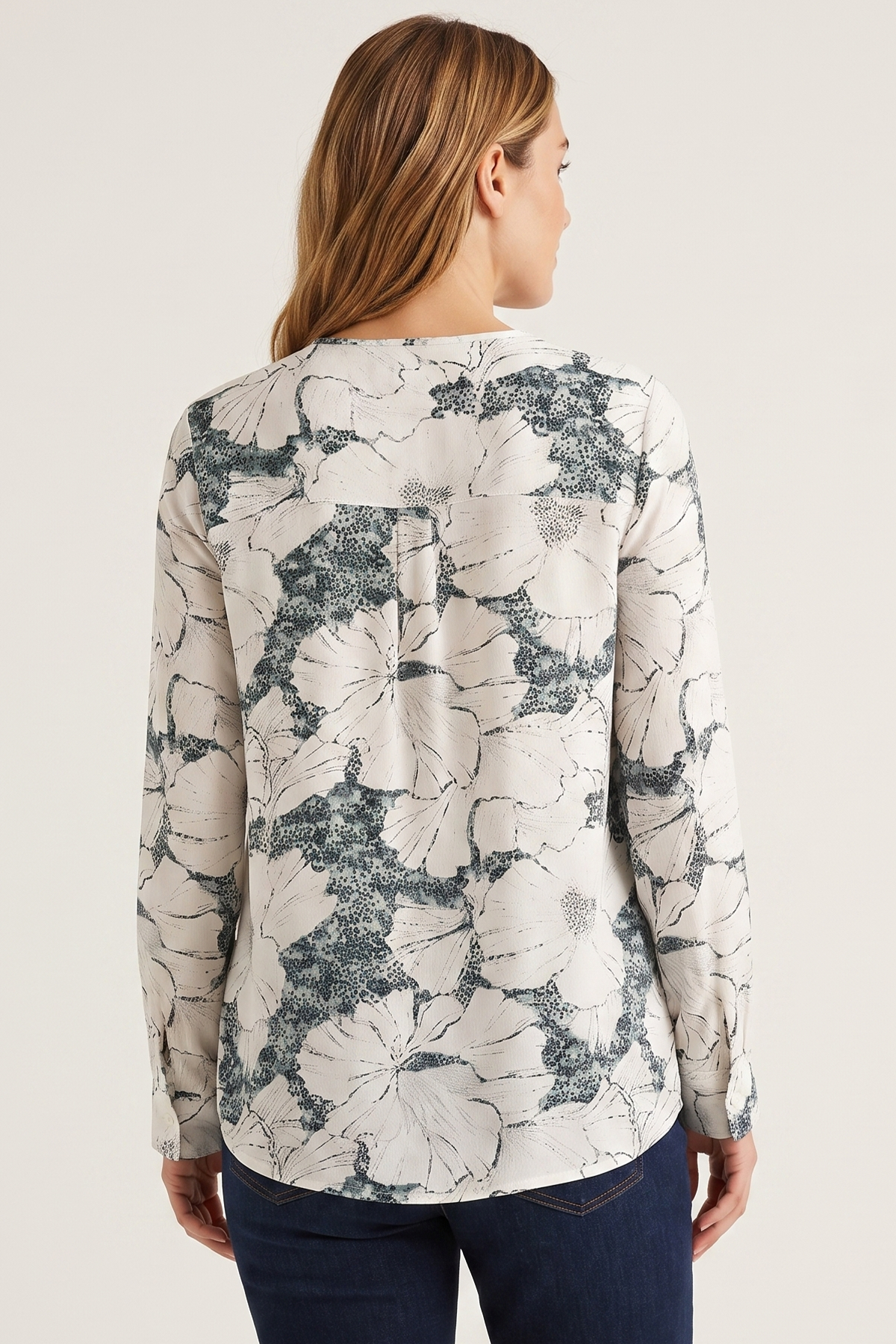 Blusa en Rayón Verde con Cuello Clásico para Mujer