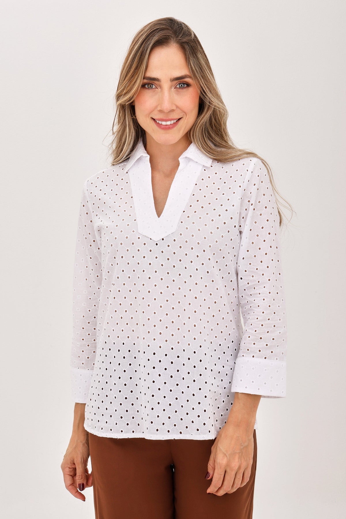 Blusa Manga 3/4 Ojalillo Flores Blanco